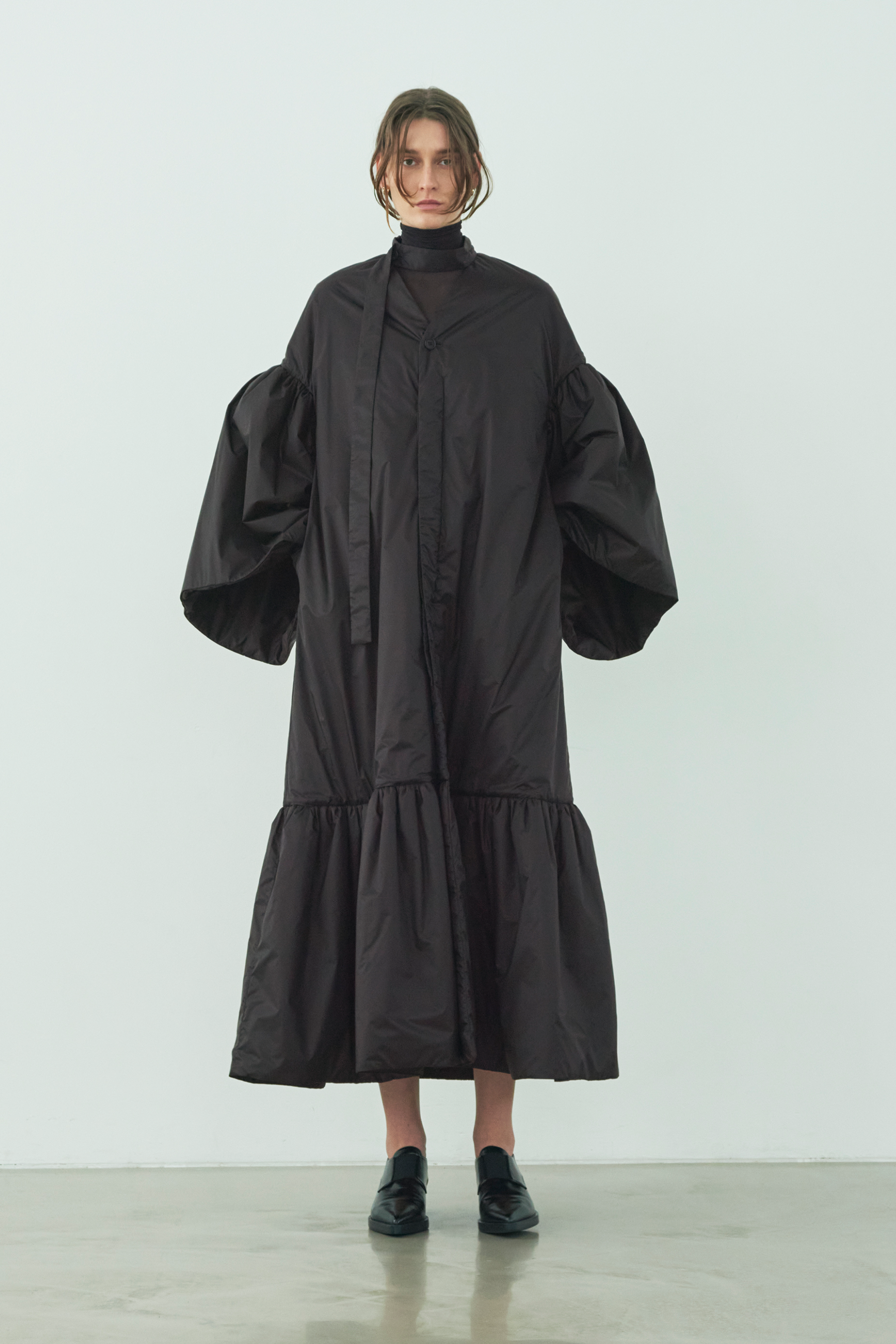 展示のみ美品 STAMMBAUM CORDURY キャプ　ナチュラル Woody Prime Boxツゲ材 ガラス扉木製サイドキャビネット | ツゲ