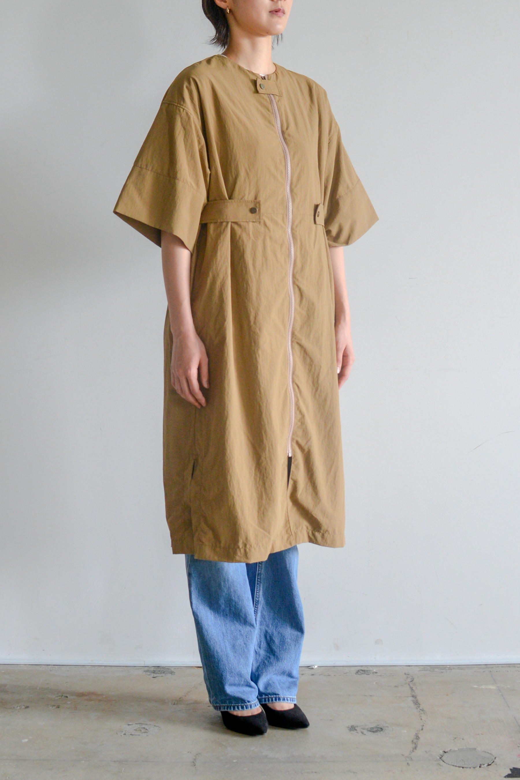 【Unisex】ガウンワンピース:ハーフスリーブ