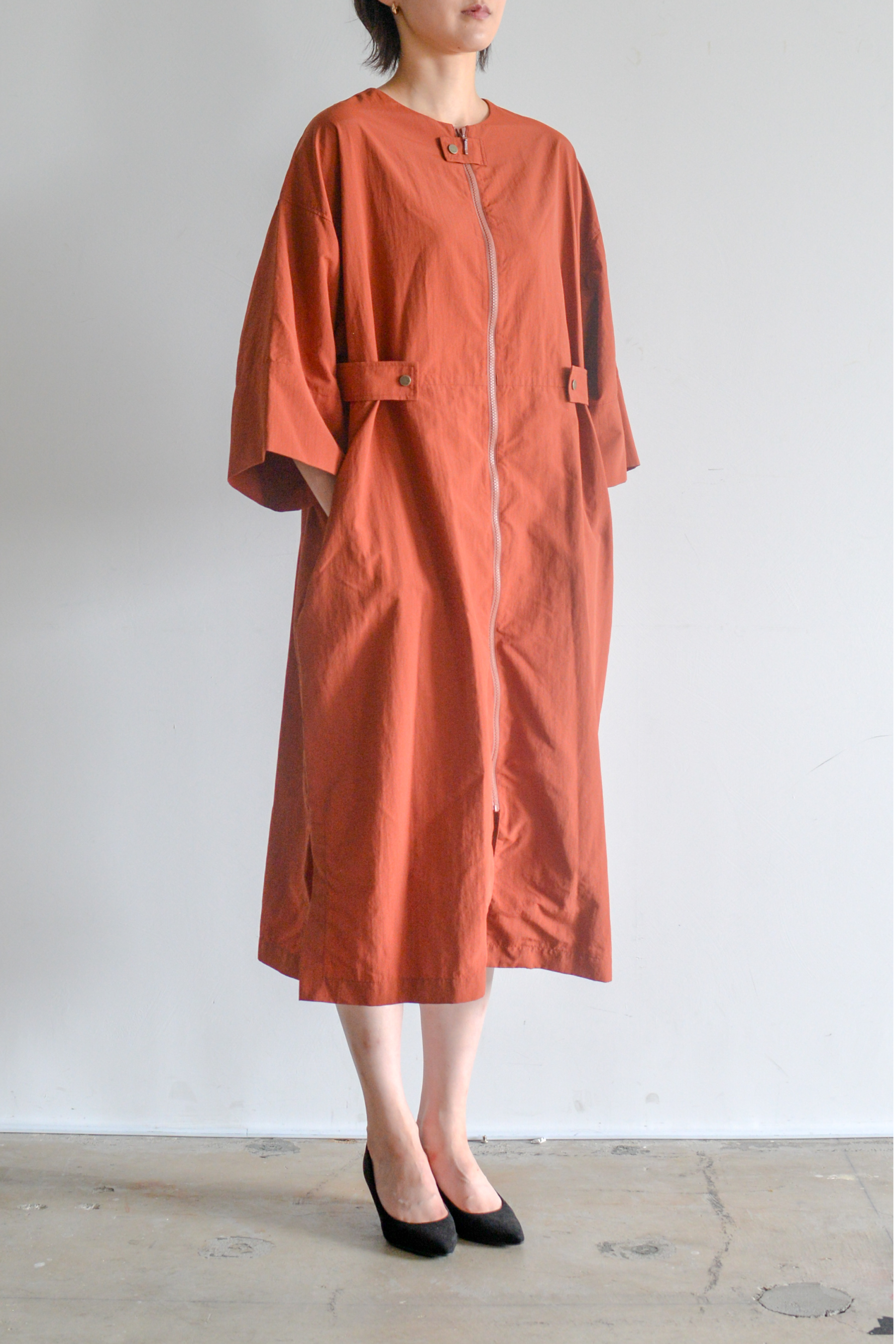 【Unisex】ガウンワンピース:ハーフスリーブ