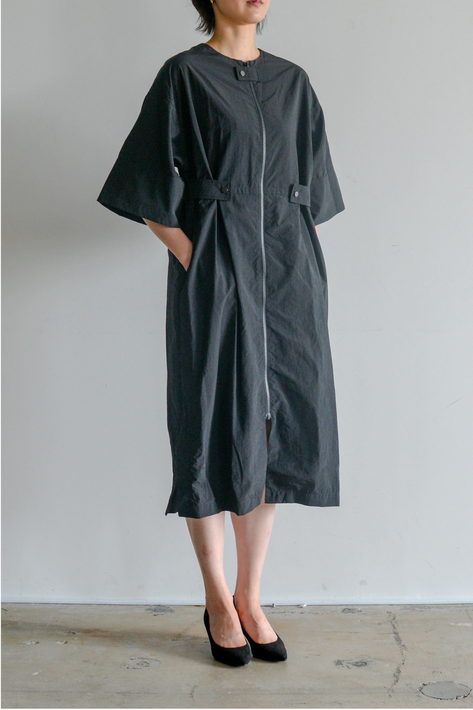 【Unisex】ガウンワンピース:ハーフスリーブ