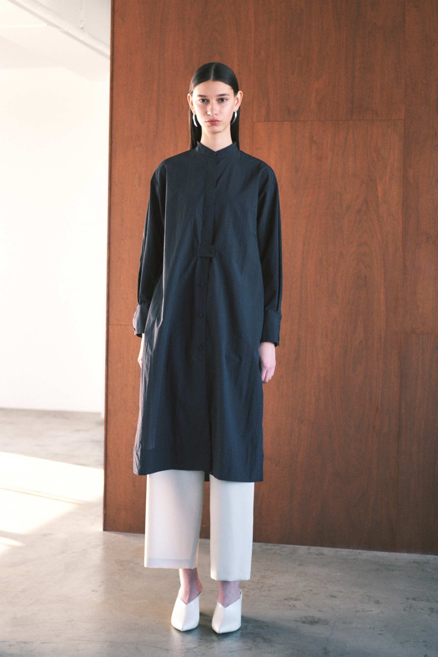 【Unisex】スタンドカラーガウンワンピース:プレーン
