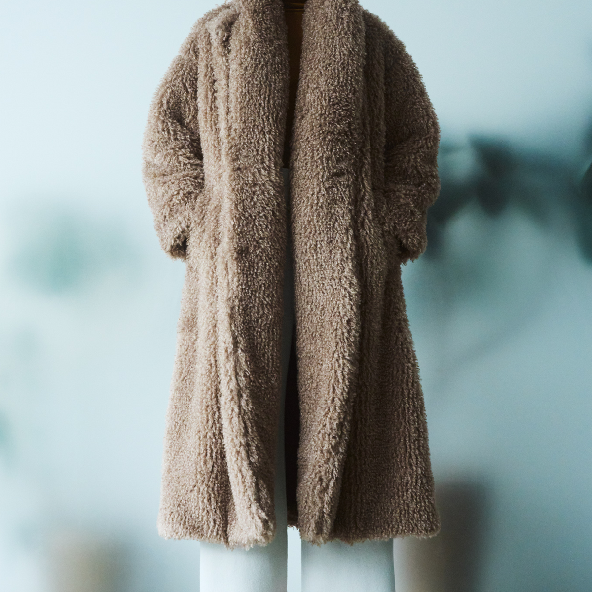 フェイクファーガウンコート-Unisex フェイクファーガウンコート-Unisex
